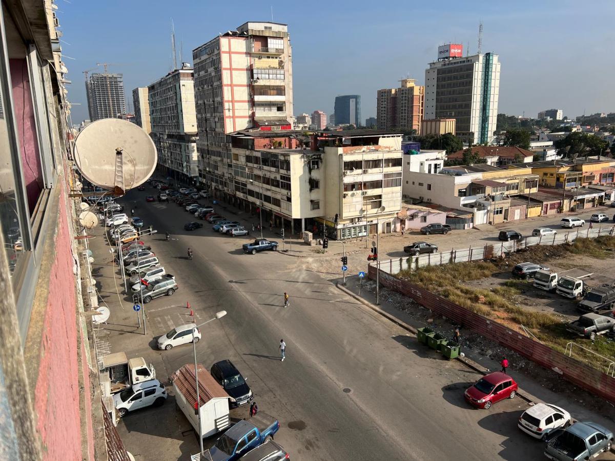 Africa Em Zona Comercial De Luanda Lägenhet Exteriör bild